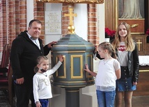 Przy tej chrzcielnicy chrzczony był Stefek Wyszyński i jego siostry