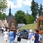 Tarnobrzeg. Procesja w parafii św. Marii Magdaleny