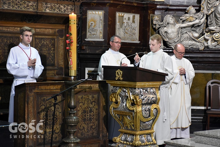 Promocja nowych lektorów i ceremoniarzy w diecezji świdnickiej
