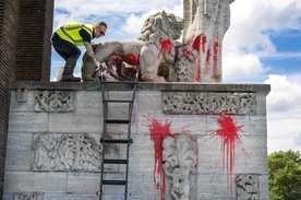 W Wielkiej Brytanii złożono projekt ustawy zaostrzającej kary za niszczenie pomników wojennych