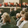 Proces 22 byłych milicjantów oskarżonych o strzelanie do górników na kopalniach „Wujek” i „Manifest Lipcowy” w grudniu 1981 roku.