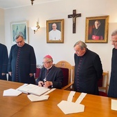 Od lewej: bp Wiesław Szlachetka, ks. inf. Henryk Kilaczyński, abp Sławoj Leszek Głódź, ks. inf. Daniel Nowak i ks. inf. Edmund Skalski.