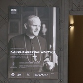 Wystawa fotografii Adama Bujaka, poświęconych Karolowi Wojtyle