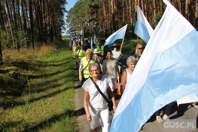 Pielgrzymka w pierwszą sobotę miesiąca do sanktuarium Matki Bożej Rokitniańskiej