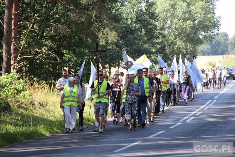 Pielgrzymka w pierwszą sobotę miesiąca do sanktuarium Matki Bożej Rokitniańskiej