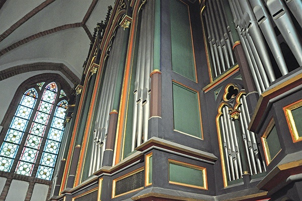 ▲	Prospekt organów w koszalińskiej katedrze.