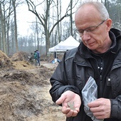 ▲	– Głęboko wierzę, że kiedyś zostaną odnalezione te szczątki – podkreśla prof. Krzysztof Szwagrzyk, wiceprezes IPN.