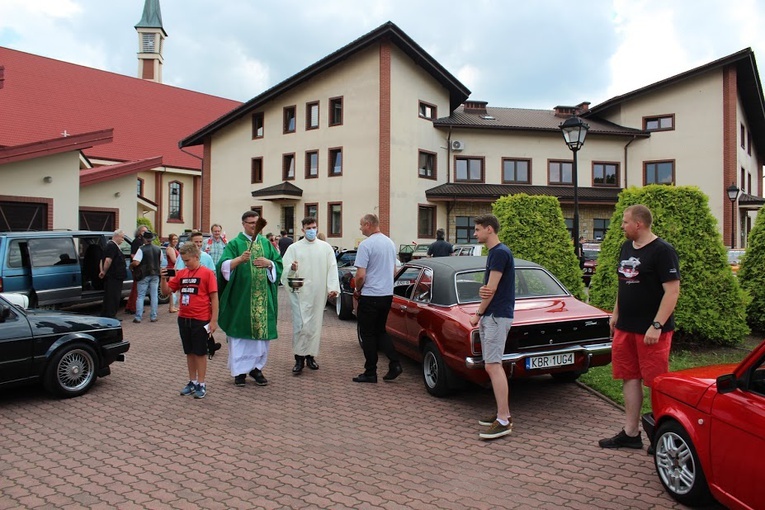Zlot klasyków w parafii Miłosierdzia Bożego w Brzesku