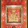 Obraz Matki Bożej Charłupskiej w otoczeniu orłów nawiązujących do wotów Jakuba Bema.