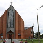 Kościół pw. Matki Bożej Bolesnej na radomskim osiedlu Obozisko.
