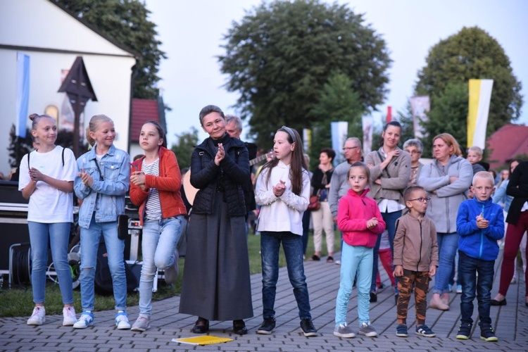 Spotkanie zgromadziło wielopokoleniową wspólnotę cziciceli św. Szymona. 