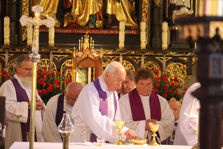 Pogrzeb śp. ks. kan. Jana Krysty w Lipowej