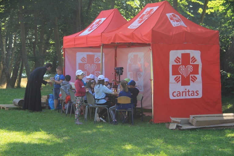 Półkolonie Caritas w Warzenku
