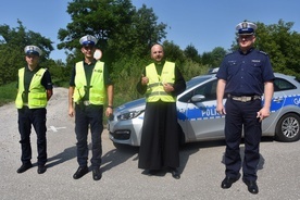 Patrol policyjno-kapłański.