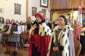 W Mszy św. uczestniczyła królewska para, Władysław Jagiełło z małżonką Elżbietą.