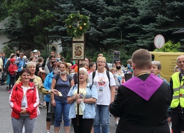 Pielgrzymi z Suchej Beskidzkiej już idą