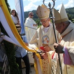 Stawisza. Poświęcenie pomnika i kaplicy św. Jana Pawła II