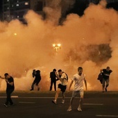 Białoruś: Jest pierwsza ofiara śmiertelna demonstracji, są ranni