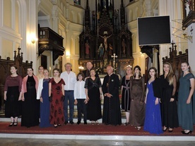 W parafii św. Wawrzyńca w odpuście uczestniczyli biskup ordynariusz i uczestnicy Mistrzowskich Warsztatów Wokalnych.