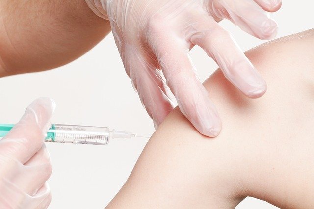 Włochy: Początek testów szczepionki przeciwko koronawirusowi na ochotnikach