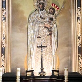 ▲	Obraz Matki Bożej ukoronował  św. Jan Paweł II.