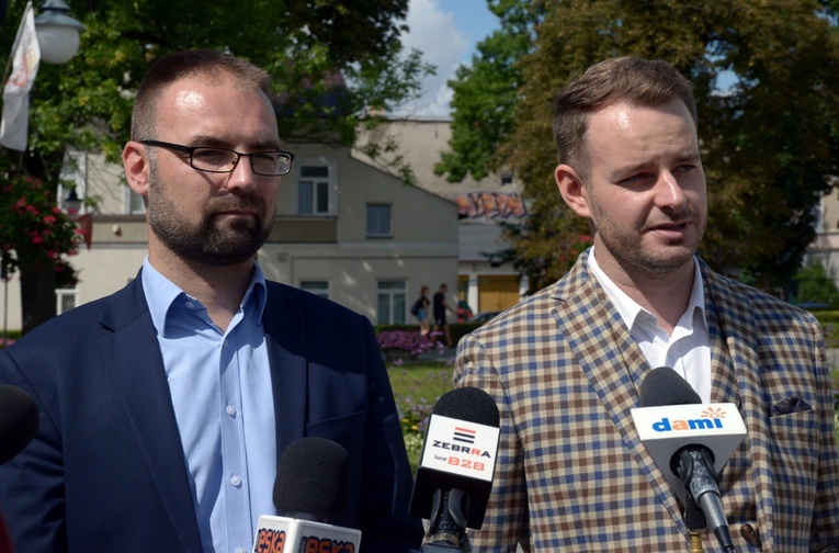 Na festiwal podczas konferencji prasowej zapraszali (od lewej): wiceprezydent Mateusz Tyczyński i Adrian Pruski.