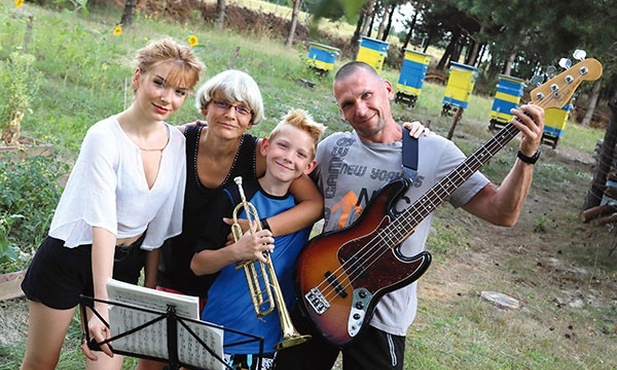 Muzykalna rodzina w komplecie