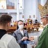 Bp Marek Mendyk wręczył nowym katechetom misje kanoniczne.