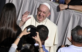 Papież: Do wirusa, który nie zna granic, należy podchodzić z miłością bez granic