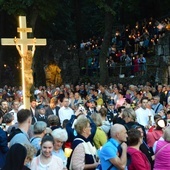 Krzyż świadectwem i znakiem nadziei  