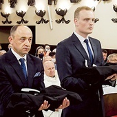 	Bracia Piotr Ferenc  i Dymitr Dubaj przed poświęceniem stroju zakonnego.