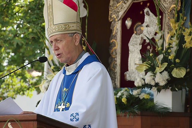 – Potrzeba, abyśmy z miłosierdzia i przebaczenia uczynili swoją tarczę i swoją drogę ku świętości – mówił biskup płocki.