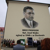 Janów Lubelski. Mural upamiętnia ofiarę zbrodni katyńskiej