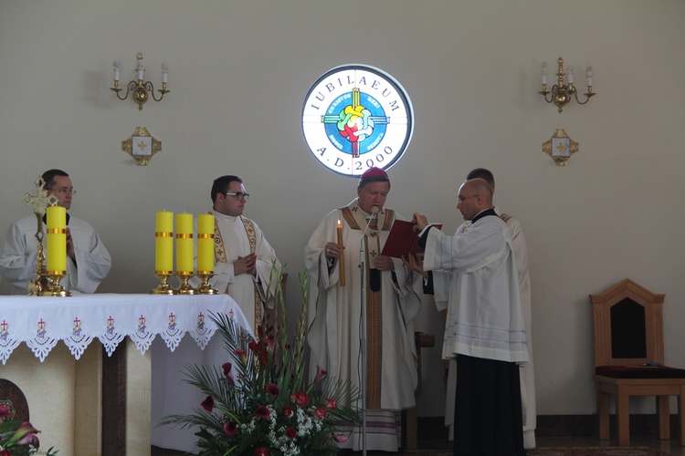 Poświęcenie kościoła w Skarbimierzu-Osiedlu