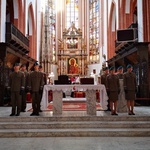 Procesja z relikwiami świętych ulicami Wrocławia