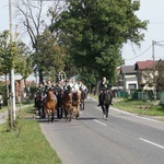 Konna procesja z kościoła w Ostropie