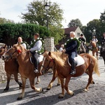 Konna procesja z kościoła w Ostropie