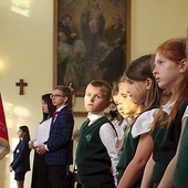 ▲	– Pragniemy podkreślić katolickość naszej szkoły w świecie, w którym coraz bardziej rozmywają się wartości – wybrzmiało w czasie uroczystości 24 września.