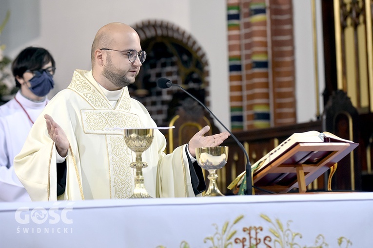 Msza św. prymicyjna o. Miłosza Mażewskiego w wałbrzyskiej kolegiacie