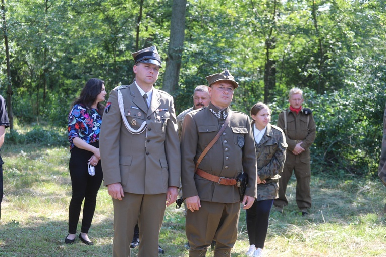 Uroczystość 74. rocznicy wymordowania partyzantów "Bartka" w Starym Grodkowie - 2020