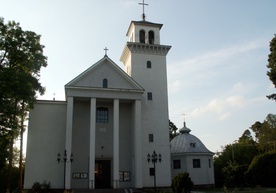 Kościół parafialny w Garbatce-Letnisku.