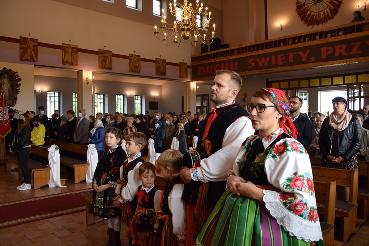 Boczki Chełmońskie. Wprowadzenie relikwii św. Jana Pawła II.