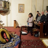 	Nabożeństwo w kościele św. Sebastiana w Opolu.
