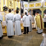 Wprowadzenie relikwii do parafii Królowej Polski w Głuszycy