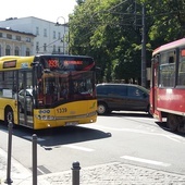 Śląskie. 15 specjalnych cmentarnych linii autobusowych nie będzie. Powodem zamknięcie cmentarzy