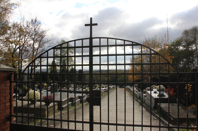 Zamknięty cmentarz Salwatorski