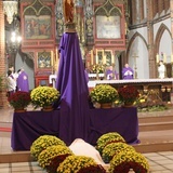 Modlitwa za zmarłych w Gliwicach   