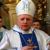 Bp Józef Wróbel.