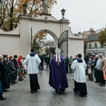 Łowicz. Uroczystości żałobne śp. bp. Józefa Zawitkowskiego