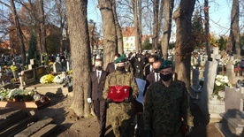 W pogrzebie uczestniczyła również honorowa asysta Wojska Polskiego.